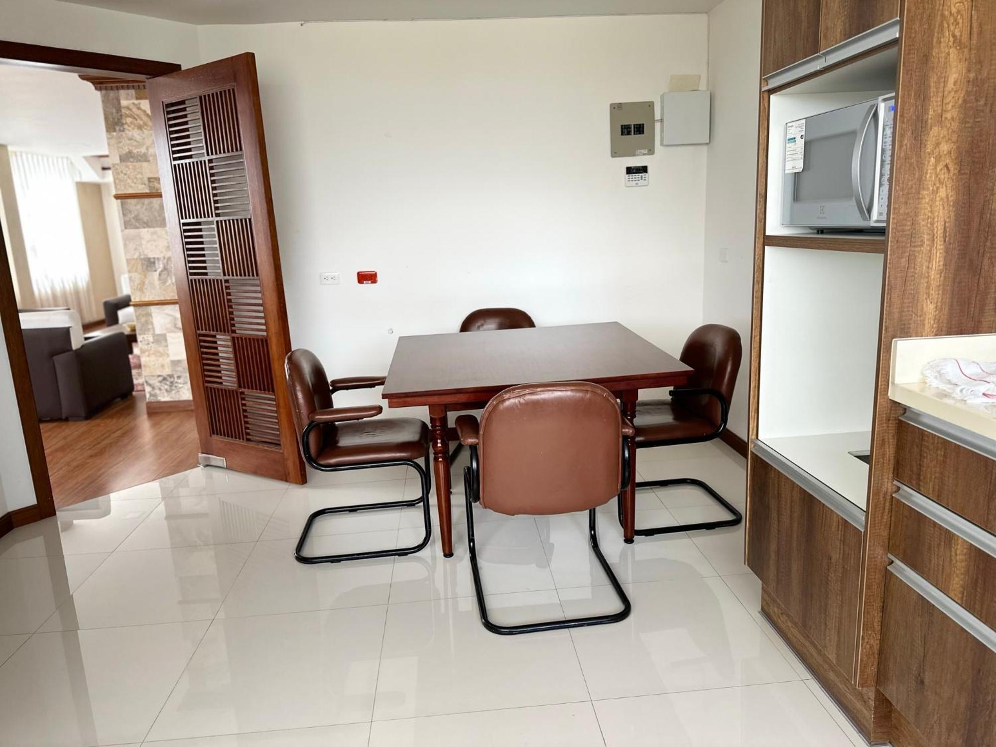 Instant Hotel - Departamento En Ambato Bagian luar foto